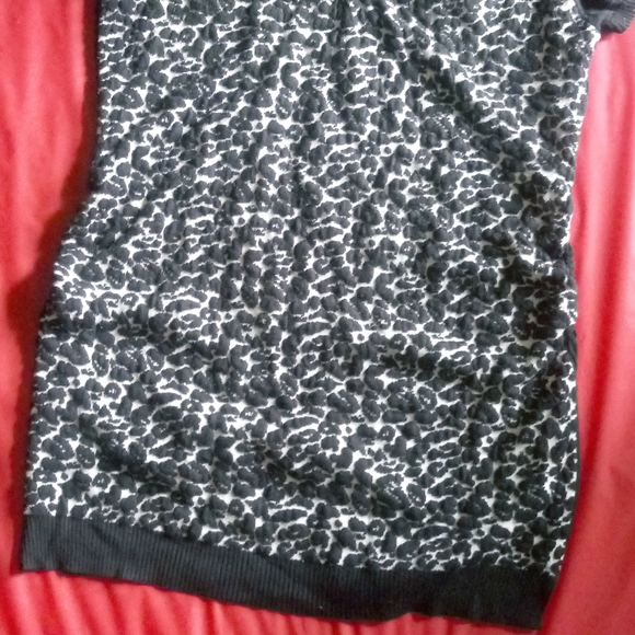 Top - Picture 2 of 3